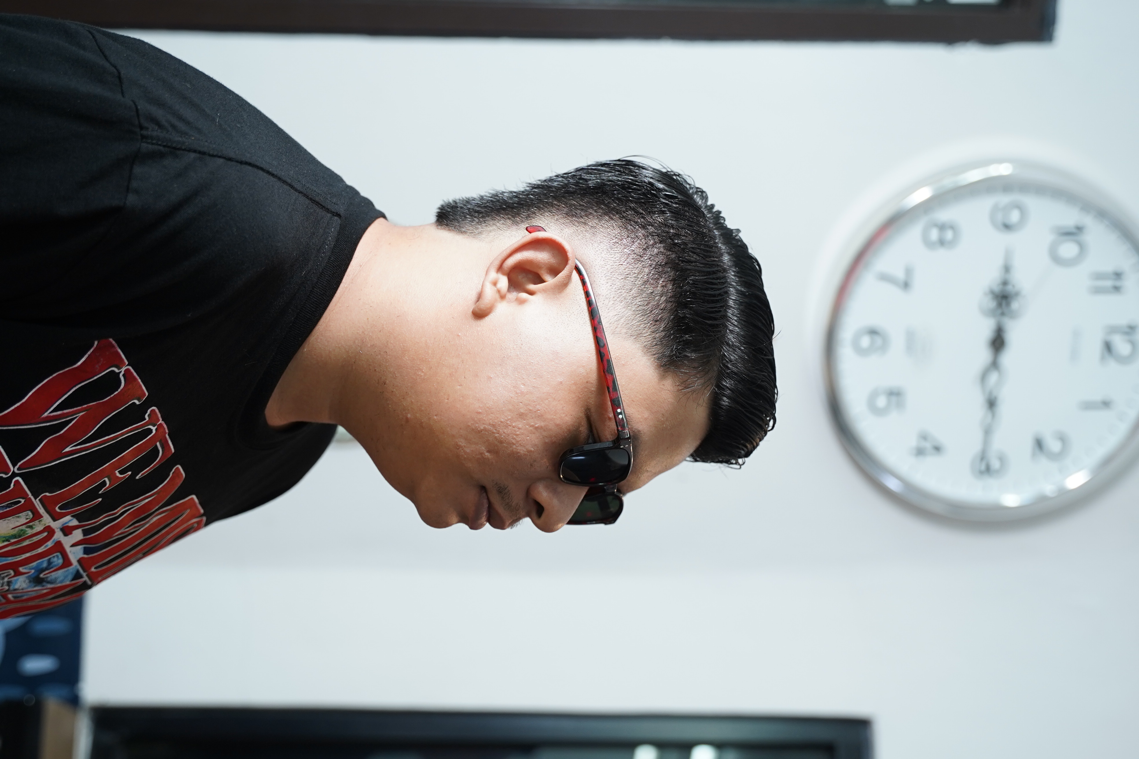 Signature — Rivald Barber