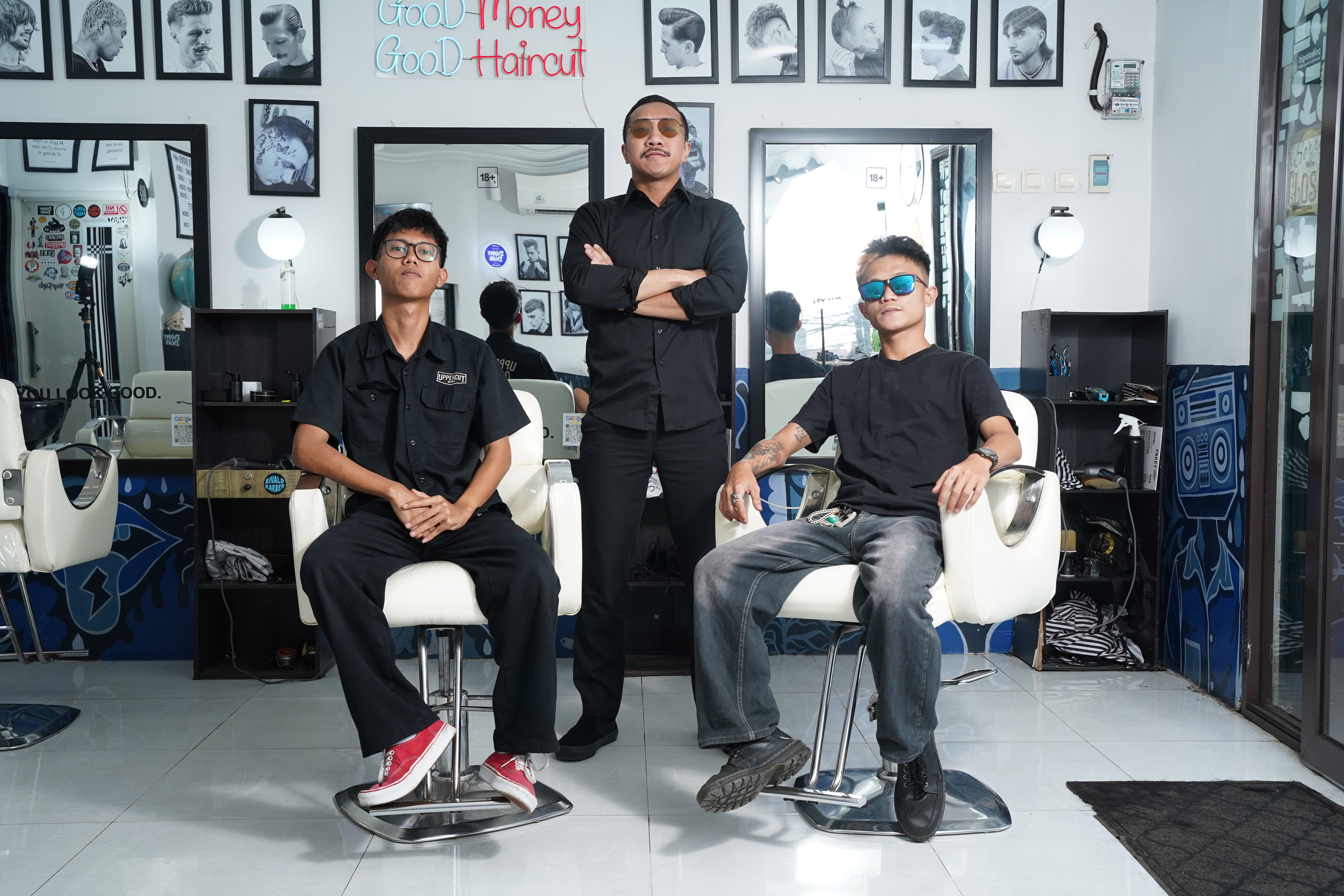 Rivald Barber founder and team